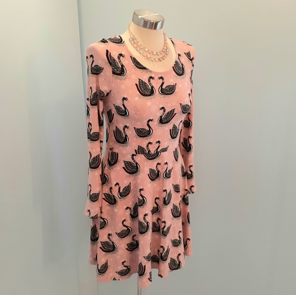 Dress - Picture 4 of 12